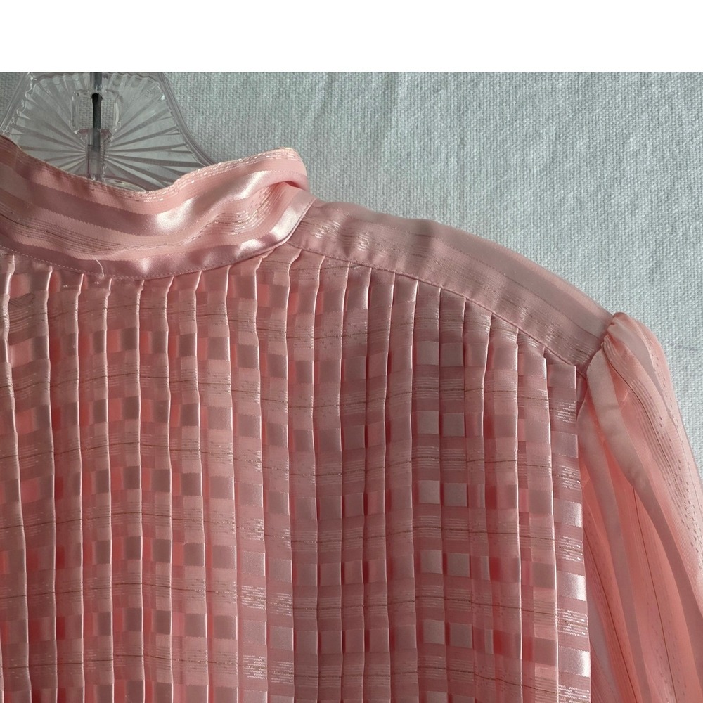 Vintage Petite Illustrations Peach Pink Shiny Satin Blouse 8P Pleats Fitted - Picture 8 of 11